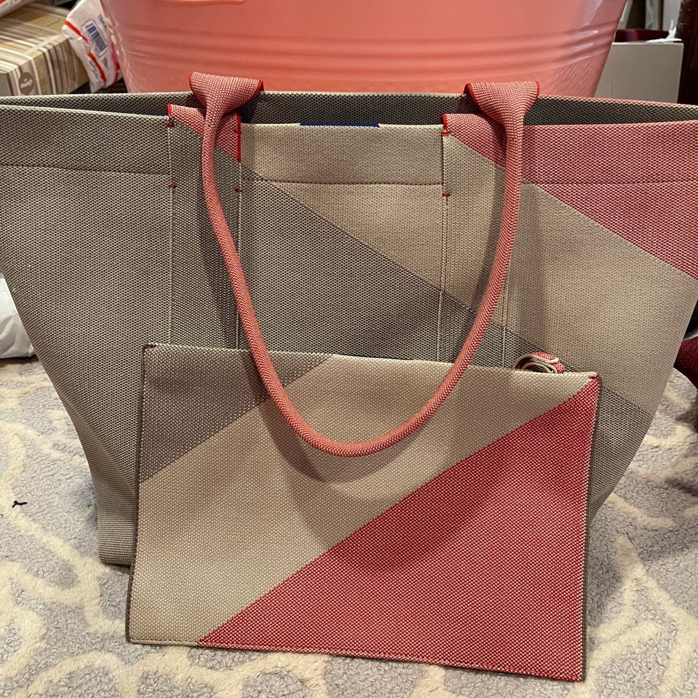 EUC Rothy’s Desert Sand Essential Tote & Pouch Set